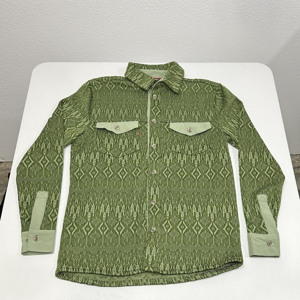 AVALANCHE green button down shirt‎